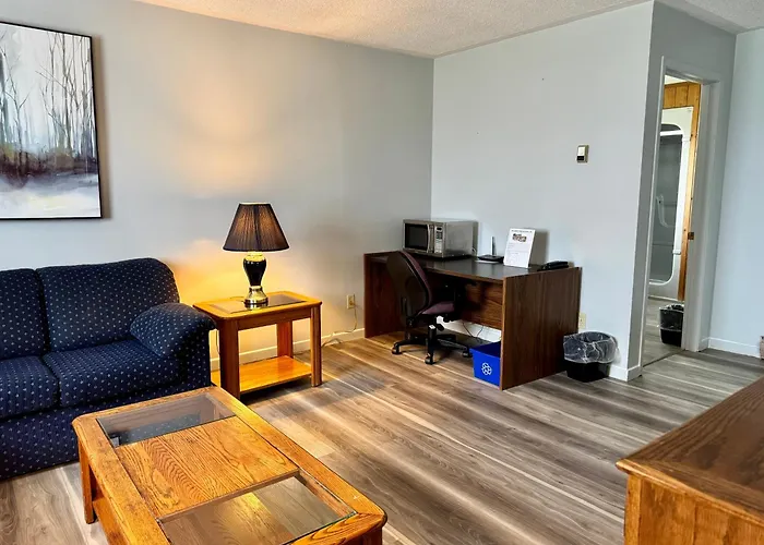 New Age Inn - Voyageur Motel
