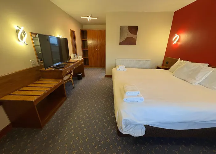 Tollgate Hotel & Leisure