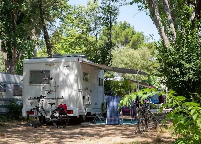 Camping 4 Etoiles - Piscine - Ef00Ai
