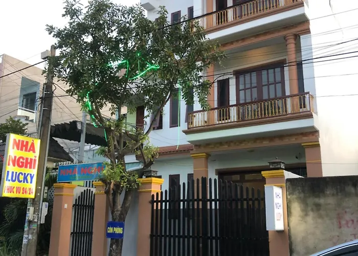 Lucky Motel