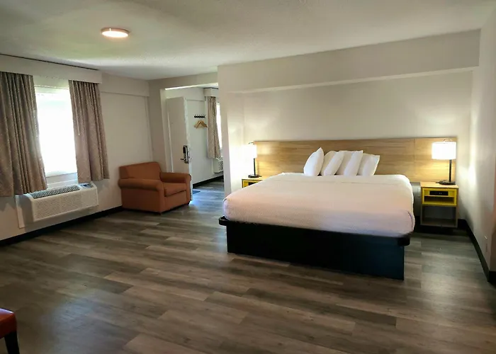 Days Inn And Suites By Wyndham Port Huron