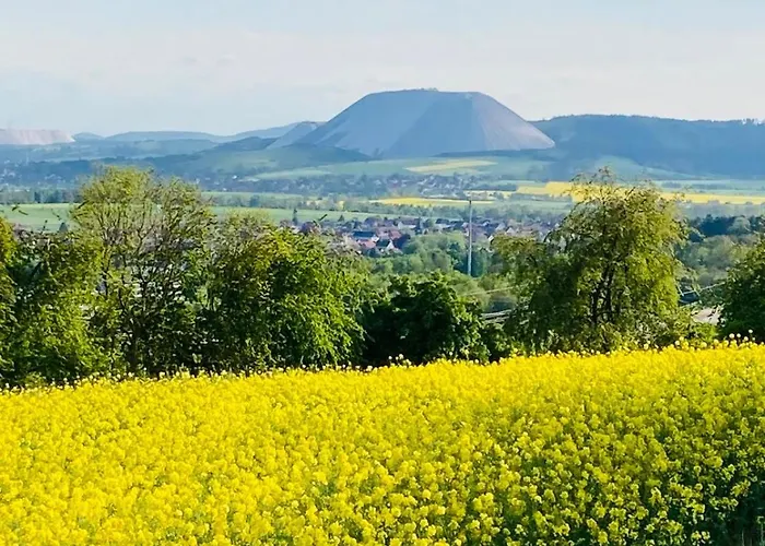 Blaue Hütte im Naturgarten Eigener Schlafsack