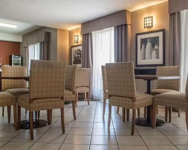 Port Hope Inn & Suites