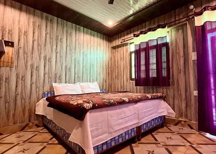 Astha Guest House