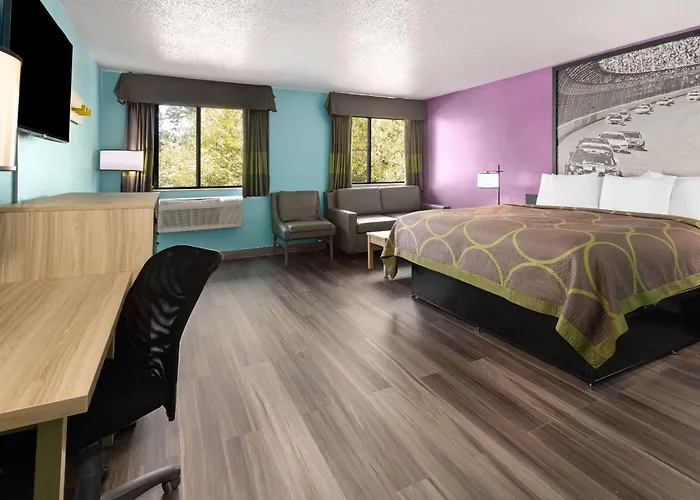 Super 8 By Wyndham South Boston Va