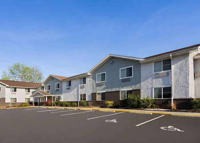 Super 8 By Wyndham South Boston Va
