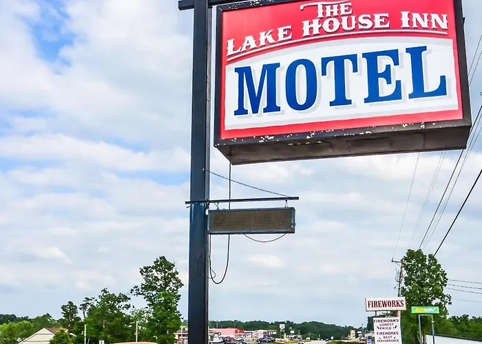 The Lake House Inn