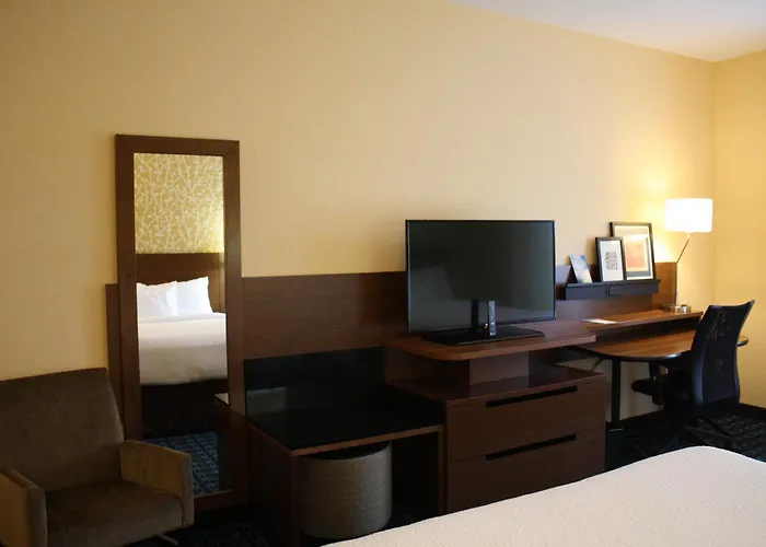 Fairfield Inn & Suites By Marriott Detroit Lakes