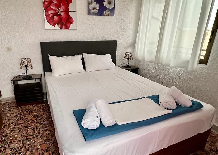 Pelekan Rooms And Apartments Athina 33