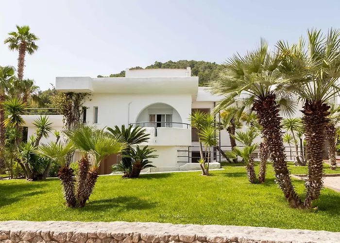 Apulia Hotel Baia Dei Faraglioni Resort