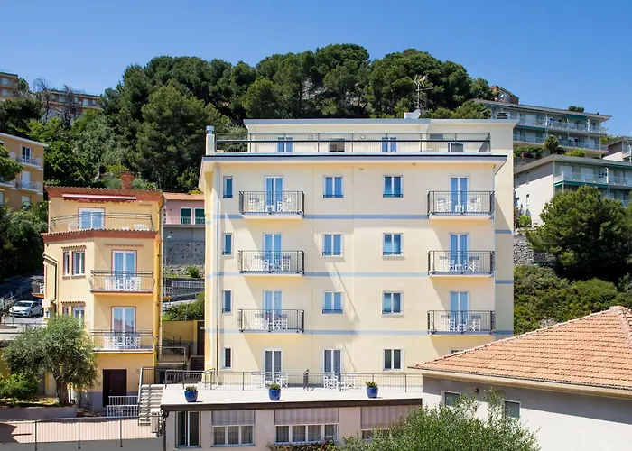 Hotel Tritone