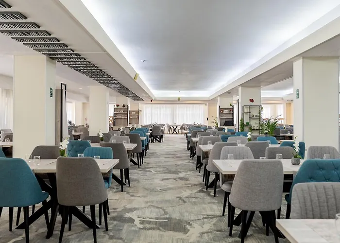 Complex Balnear Cozia - Corp Caciulata