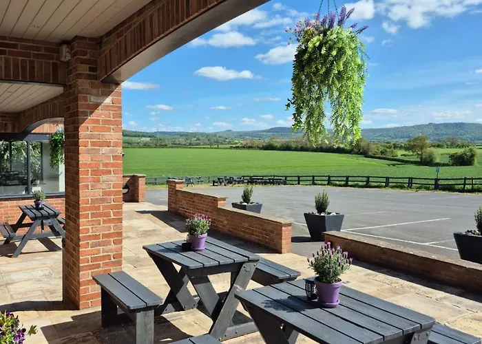 The White Horse Lodge Hotel