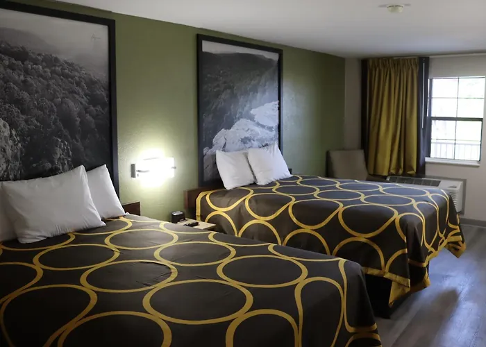 Super 8 By Wyndham Cabot