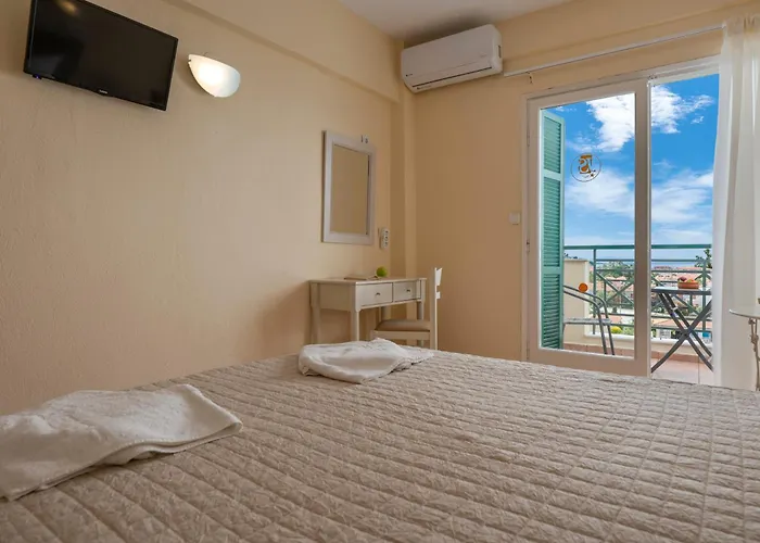 Julia Hotel