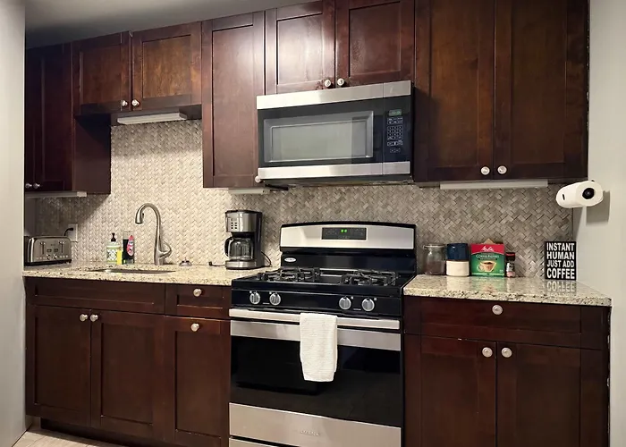 Downtown! 2Bd City View Onsite Parking King Lm809