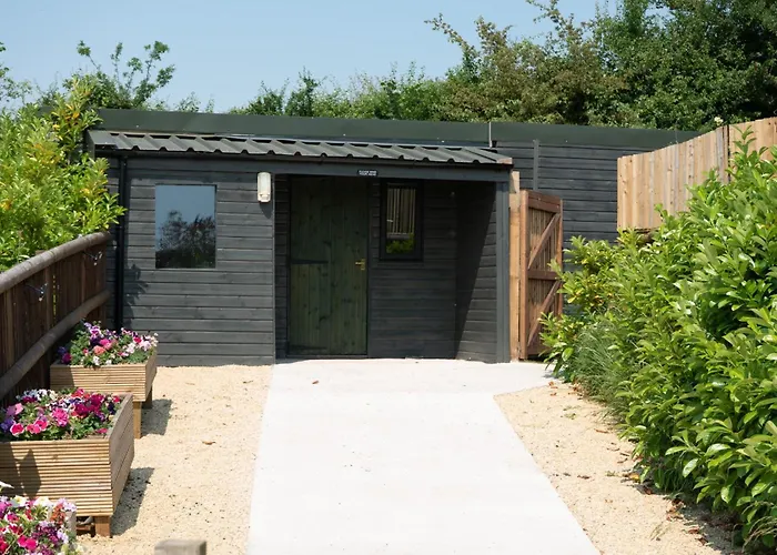 Swallowfield Glamping-Station Master