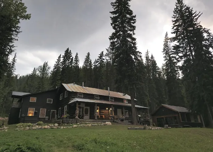 Rustic Beaverfoot Lodge