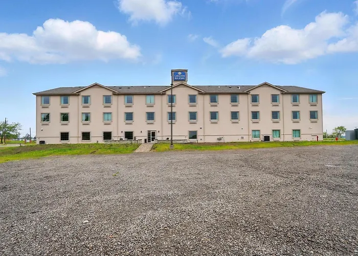 Cobblestone Hotel & Suites - Russells Point At Indian Lake