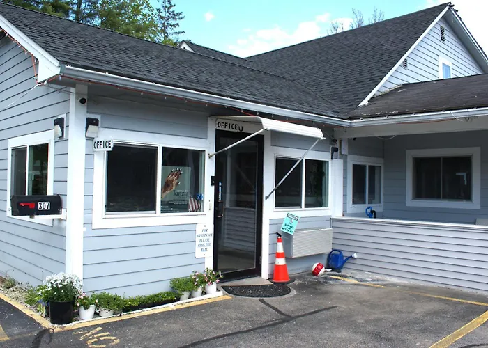 Pilgrim Inn & Cottages