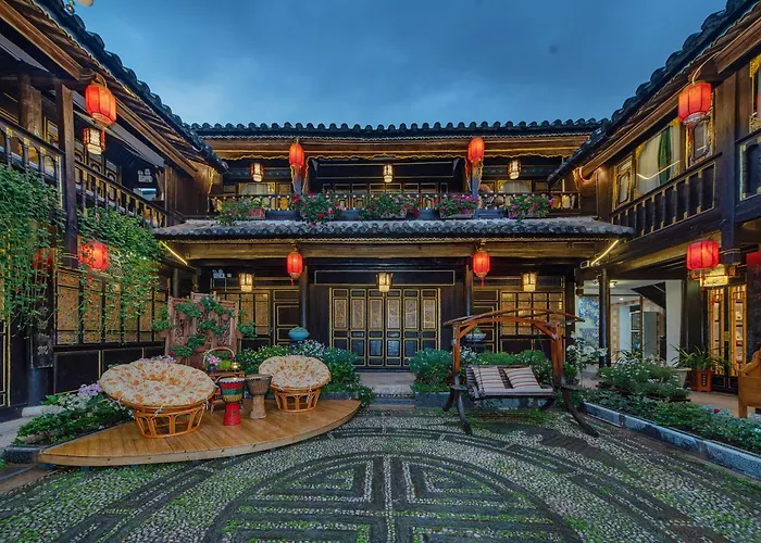 Yiyuan Snow Mountain View Historical Naxi House - Lijiang Old Town Mufu Branch - English Service And Tour Arrangement