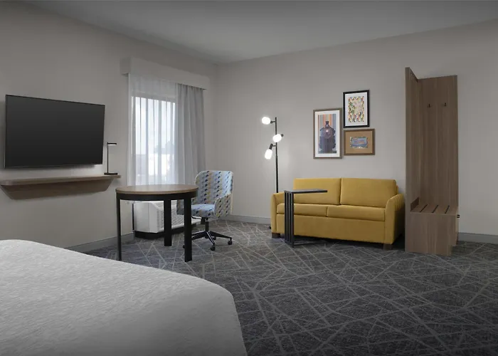 Hampton Inn & Suites Laurel