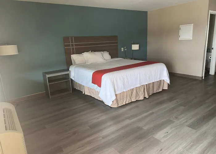 Deluxe Inn Palacios