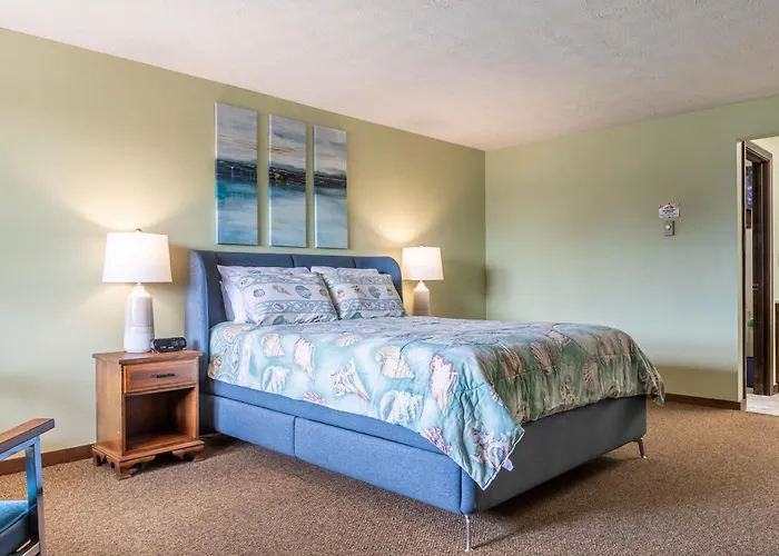 Inn Between The Beaches & Villager