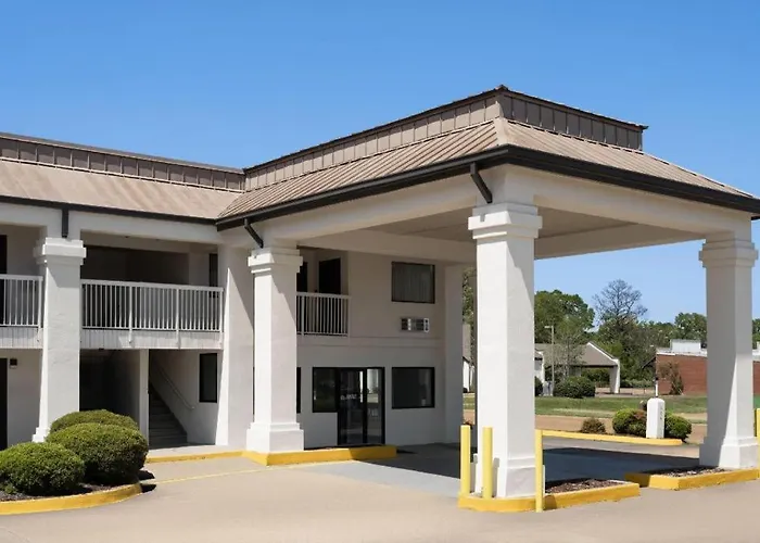Days Inn & Suites By Wyndham Byram