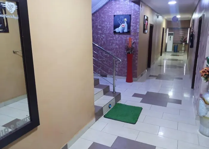 Grand Park Hotel And Suites