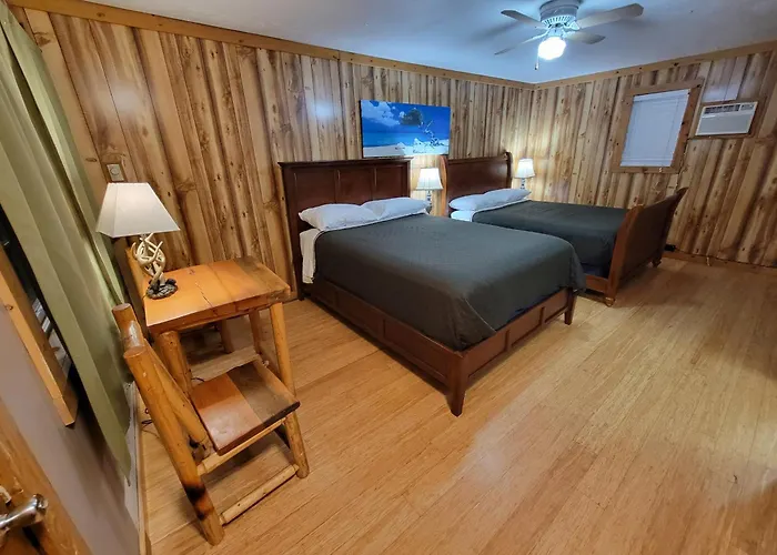 Crescent Motel