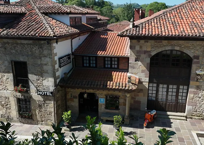 Hotel Santillana