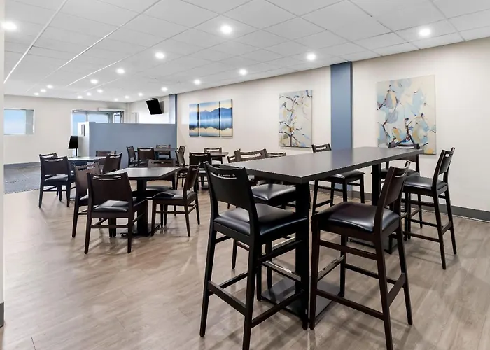 Howard Johnson By Wyndham Thunder Bay