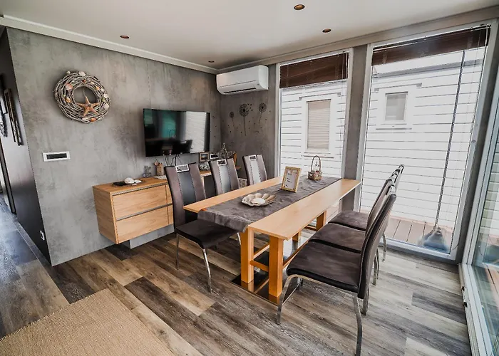 Floating House Bravia