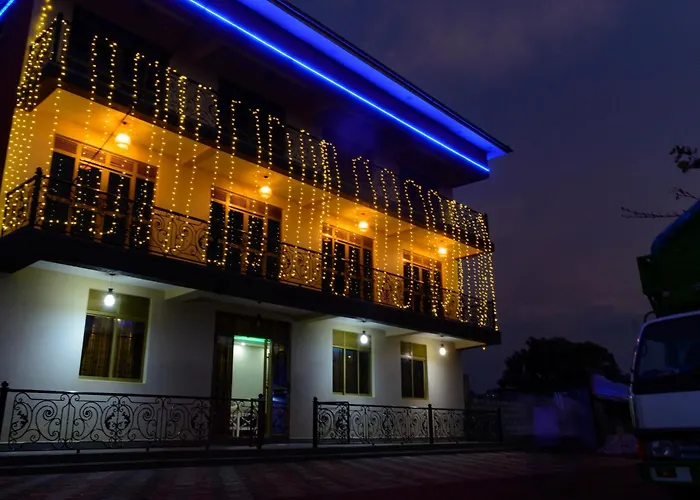 Kanye Bridge Hotel Jinja