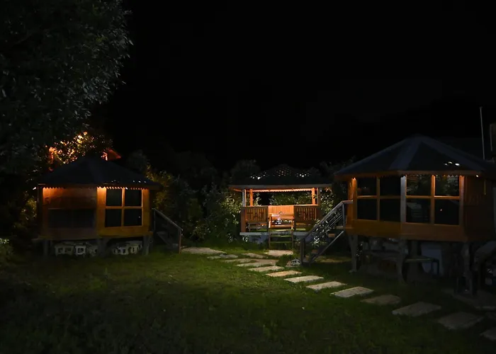 The Wild Planet - Treehouses & Cottages