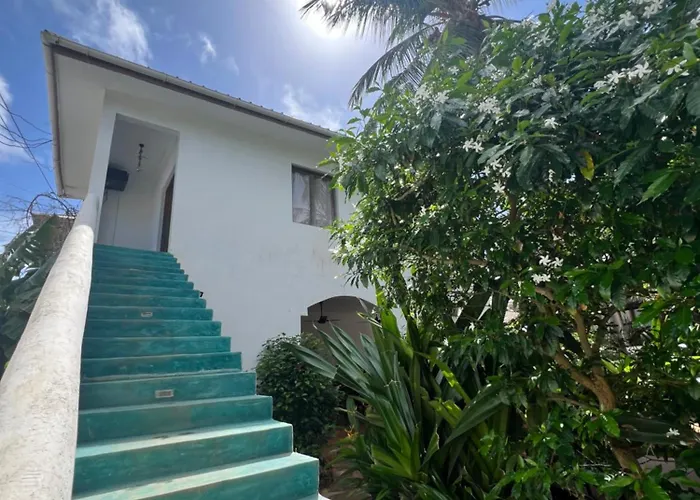 Siri Beach Lodge