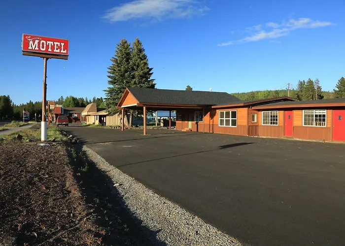 Crescent Motel