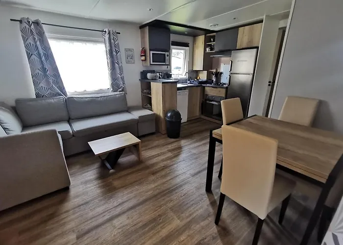 Mobil-Home 8 Places Camping Kerlann
