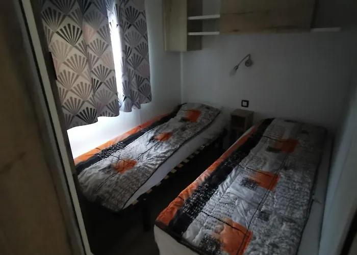 Mobil-Home 8 Places Camping Kerlann