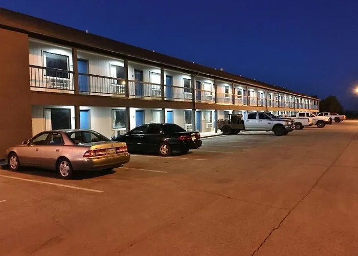 Econo Lodge Inn & Suites Enid South