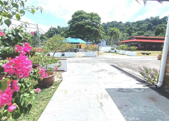 Collection O Analisa Beach Resort