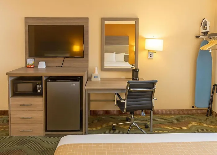 Travelodge By Wyndham Muskegon