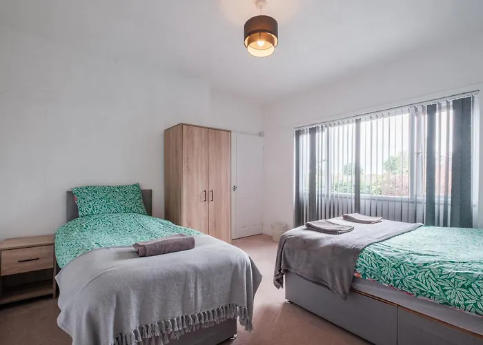 Oyo The Pickering Park Hotel