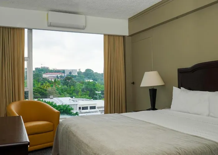 Plaza Hotel And Suites