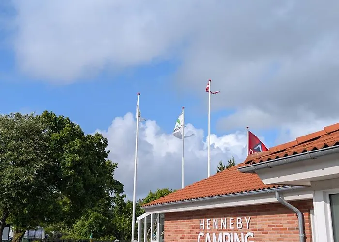 Henneby Camping - Hytter