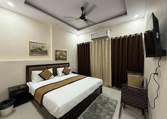 Hotel Pear By Tulsi Inn