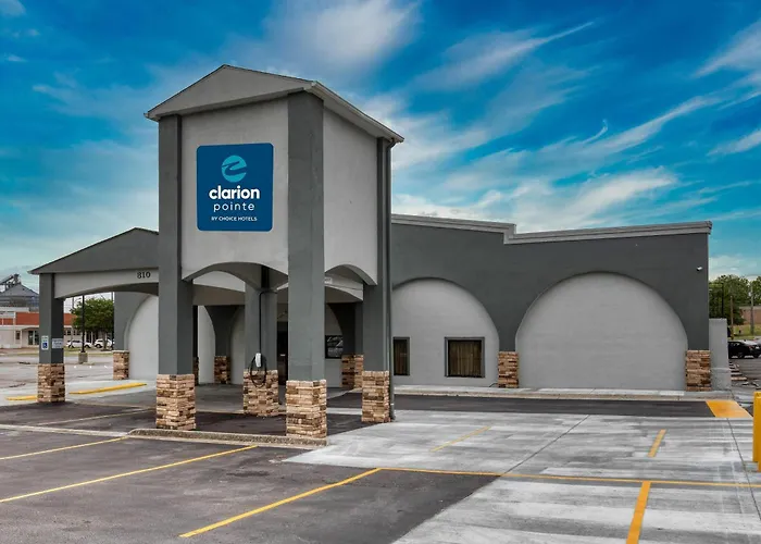 Clarion Pointe Decatur Downtown