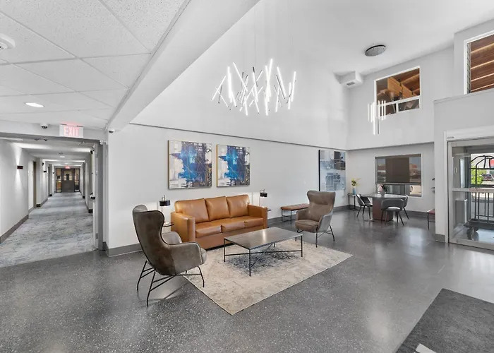 Home Inn And Suites Lloydminster