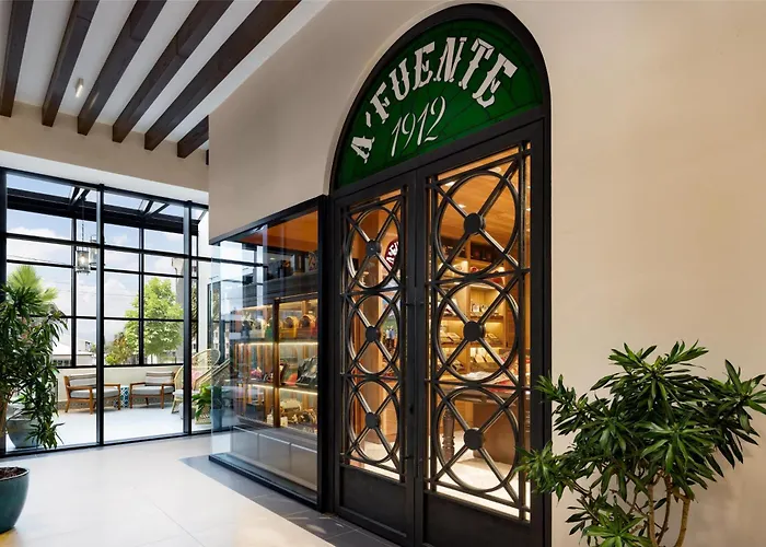 Hotel Santiago, Curio Collection By Hilton